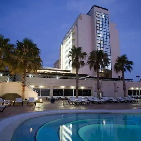 Hotel Daniya 4*
