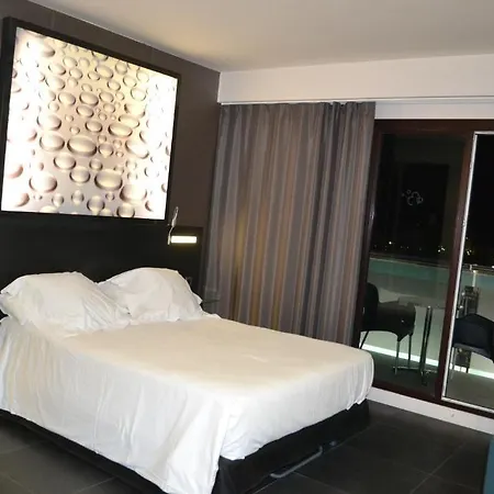 Hotel Daniya 4*