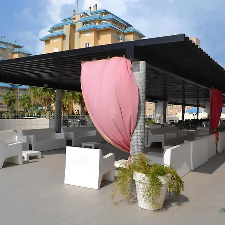 Daniya Hotel 4*